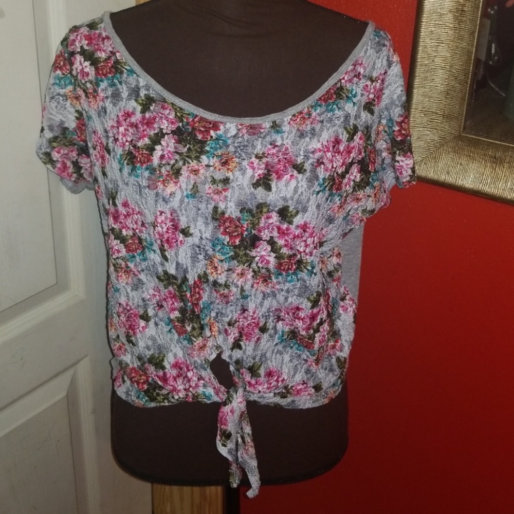 (2 for $10)Size M floral blouse
